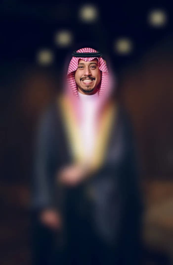 صورة من حفل مموّهة بالكامل ما عدا وجه الضيف